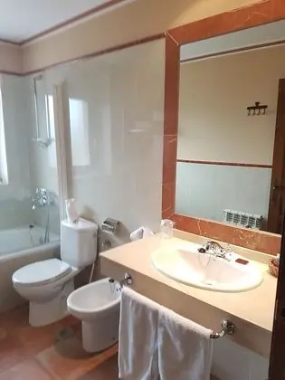 Üç Kişilik Oda