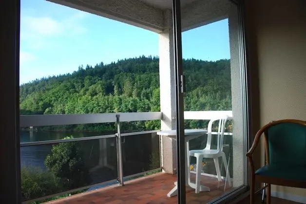 Tek Büyük Yataklı Oda, Göl Manzaralı (Loggia)