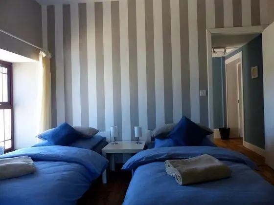 Standard Ev, 4 Yatak Odası, Göl Manzaralı, Göl Kenarı