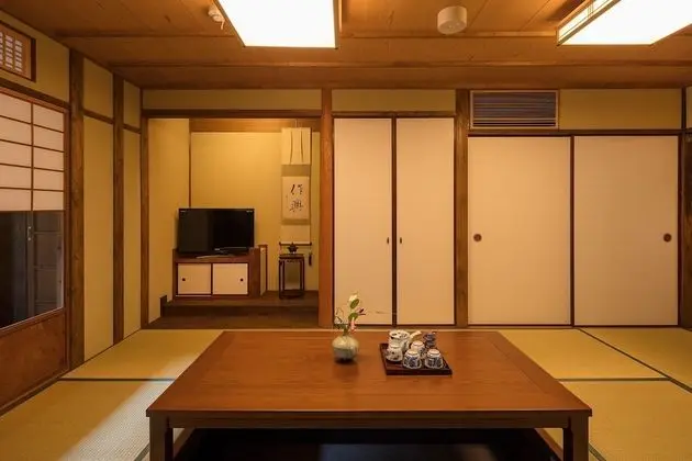 Ev (Garaku-an)