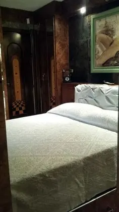 Business Tek Büyük veya İki Ayrı Yataklı Oda (+ Meeting Room)