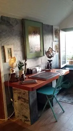 Business Tek Büyük Yataklı Oda (+ Meeting Room)