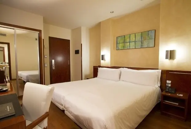 Standard Üç Kişilik Oda (2 Adults + 1 Child)