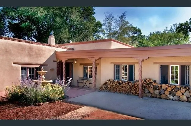 Ev (Garcia St. Adobe - Historic District,)