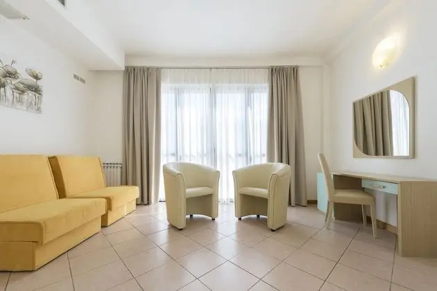 Üç Kişilik Oda, Balkon