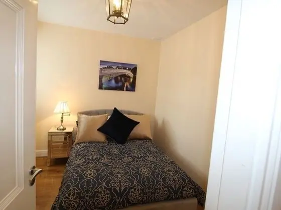Apart Daire, Özel Banyo (Ref B)