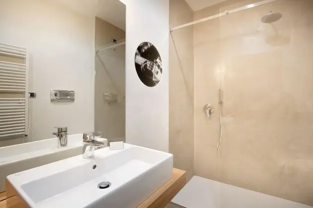 Superior Büyük Yataklı Tek Kişilik Oda, 1 Çift Kişilik Yatak, Engellilere Uygun