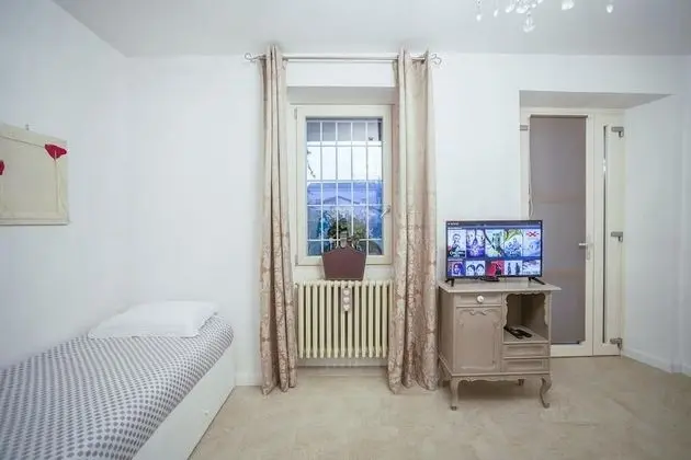 Dört Kişilik Oda, Bahçe Manzaralı