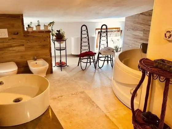 Exclusive Tek Büyük Yataklı Oda