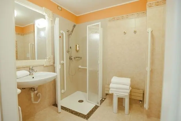 Classic Oda, 1 En Büyük (King) Boy Yatak ve Çekyat