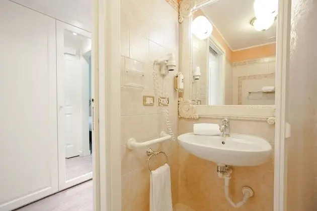 Classic Oda, 1 En Büyük (King) Boy Yatak ve Çekyat