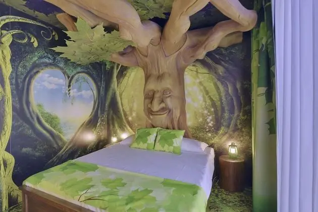 Oda (Enchanted Forest Room)