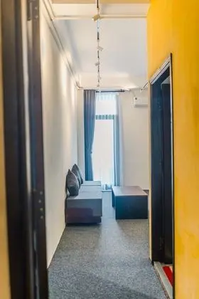 Deluxe Tek Büyük Yataklı Oda, Balkon, Bahçe Manzaralı