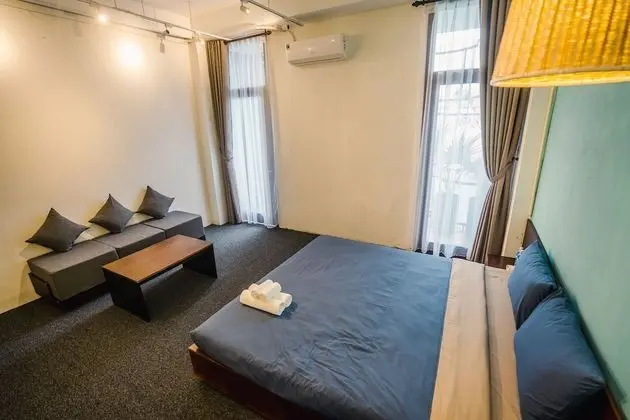 Deluxe Tek Büyük Yataklı Oda, Balkon, Bahçe Manzaralı