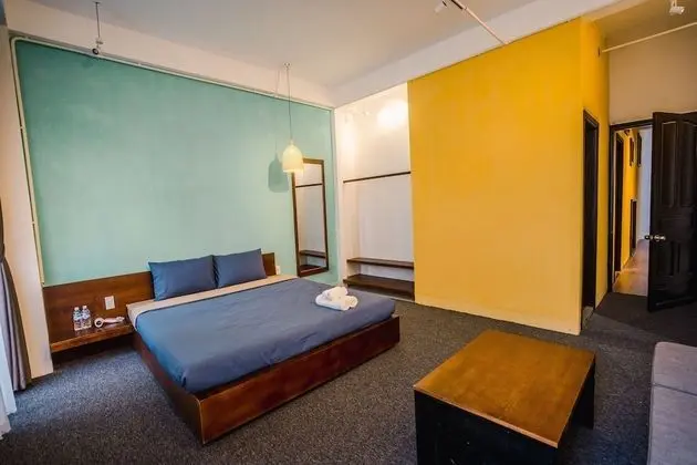 Deluxe Tek Büyük Yataklı Oda, Balkon, Bahçe Manzaralı