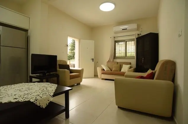 Standard Apart Daire, Bahçe Manzaralı