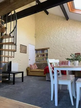 Kır Evi, Özel Banyo, Bahçe Manzaralı