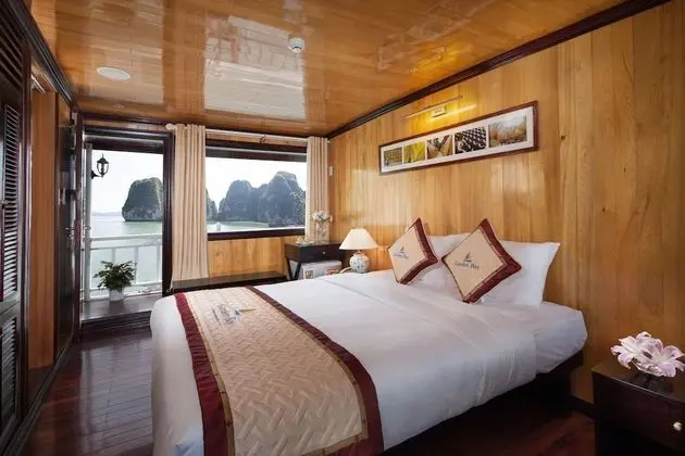 Balcony Suite 1 Double or 2 Single Beds