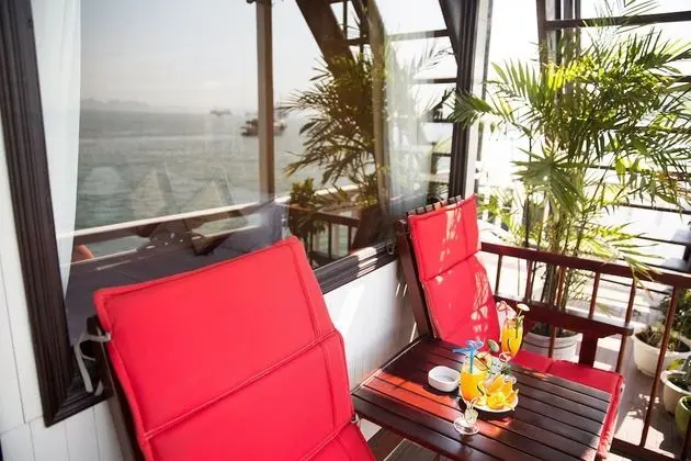 Balcony Suite 1 Double or 2 Single Beds