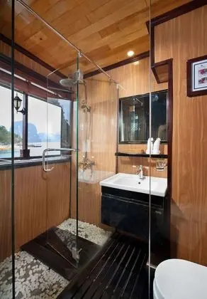Balcony Suite 1 Double or 2 Single Beds