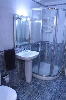 Grand Tek Büyük veya İki Ayrı Yataklı Oda (3)