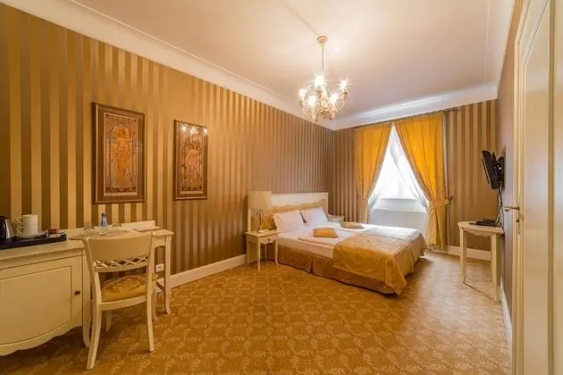 Superior Tek Büyük veya İki Ayrı Yataklı Oda