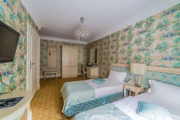 Superior Tek Büyük veya İki Ayrı Yataklı Oda