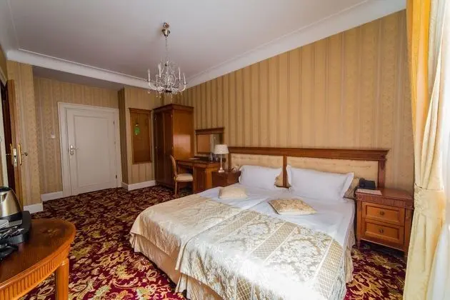 Superior Tek Büyük veya İki Ayrı Yataklı Oda