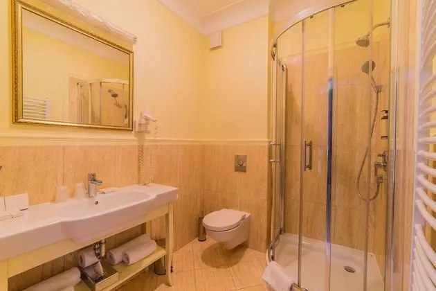 Superior Tek Büyük veya İki Ayrı Yataklı Oda