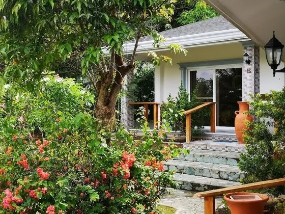 Deluxe Tek Büyük Yataklı Oda, Bahçe Manzaralı