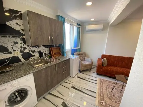 1+1 Oda, Kara Manzaralı, Balkonlu