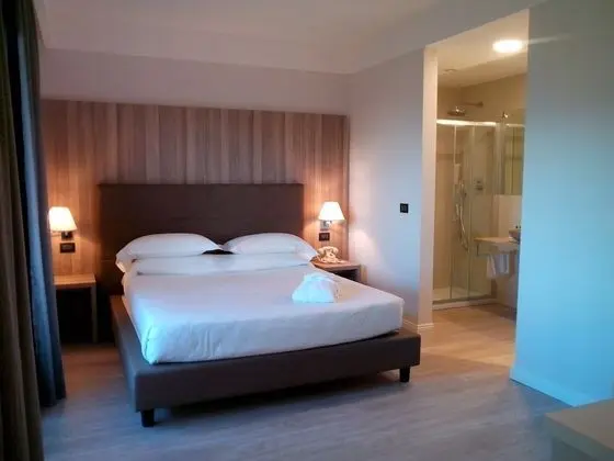 Junior Tek Büyük Yataklı Oda