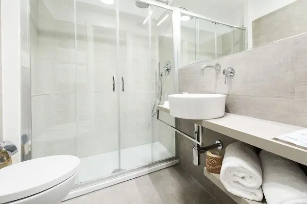 Standard Tek Büyük Yataklı Oda