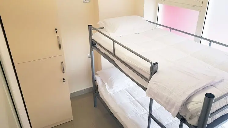 Ortak Ranzalı Oda, Ortak Banyo