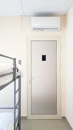 Ortak Ranzalı Oda, Ortak Banyo