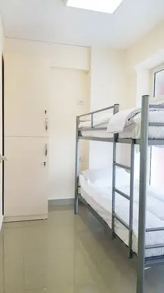 Ortak Ranzalı Oda, Ortak Banyo