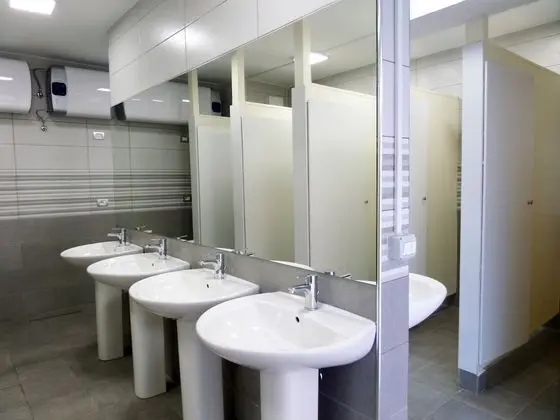 Ortak Ranzalı Oda, Ortak Banyo