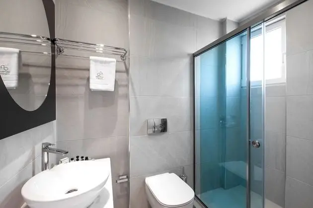 Standard Tek Büyük Yataklı Oda