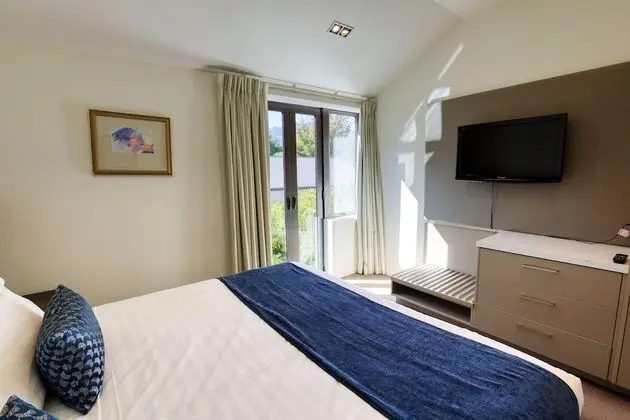 Standard Apart Daire, 2 Yatak Odası, Avlu