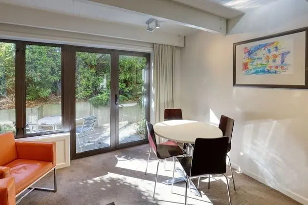 Standard Apart Daire, 2 Yatak Odası, Avlu