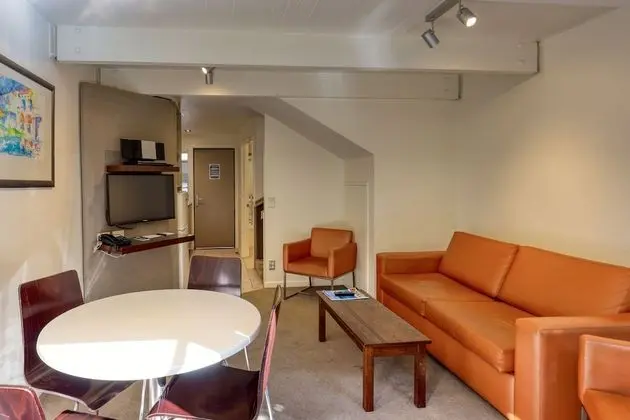 Standard Apart Daire, 2 Yatak Odası, Avlu