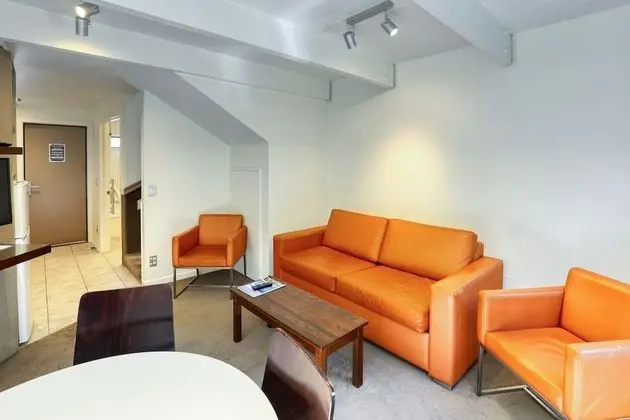 Standard Apart Daire, 2 Yatak Odası, Avlu