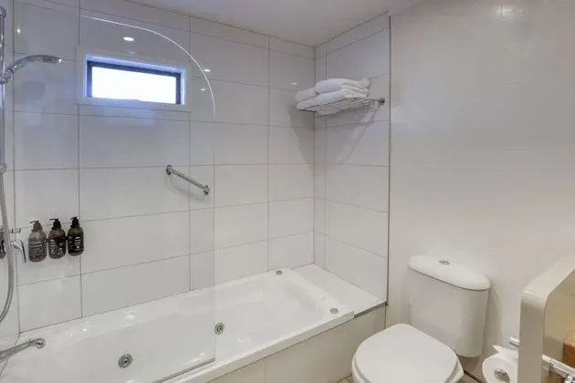 Standard Apart Daire, 2 Yatak Odası, Avlu