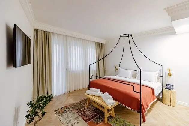 Deluxe Tek Büyük Yataklı Oda