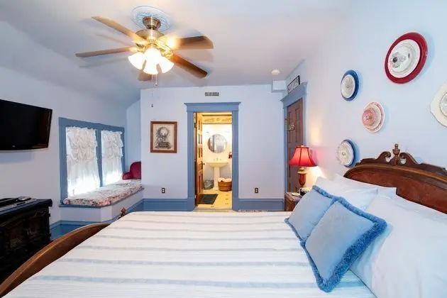 Oda, 1 Büyük (Queen) Boy Yatak, Sigara İçilmez (Cottage Rose)