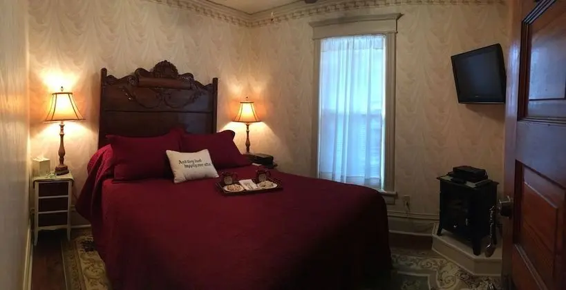 Oda, 1 Büyük (Queen) Boy Yatak, Sigara İçilmez (Vintage Rose)