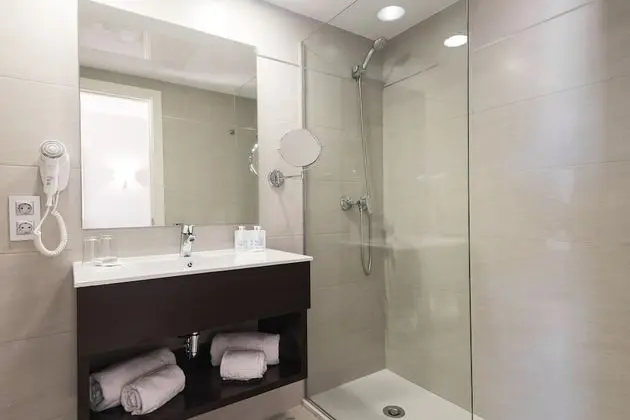 Tek Büyük Yataklı Oda, Balkon