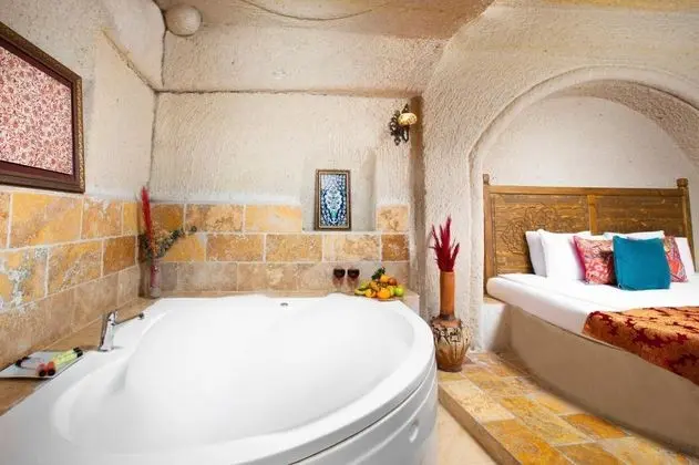 Deluxe Mağara Suite, Jakuzili