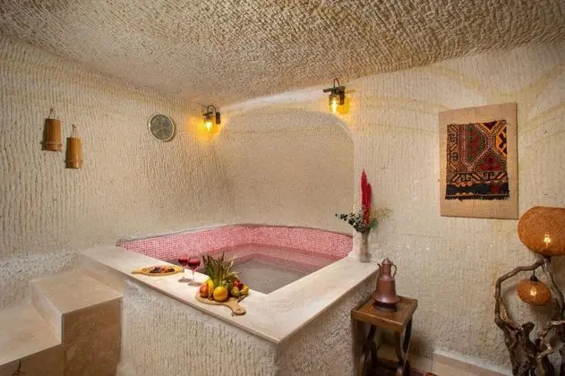 Deluxe Suite, Havuzlu