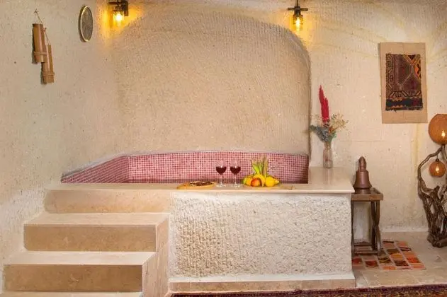 Deluxe Suite, Havuzlu